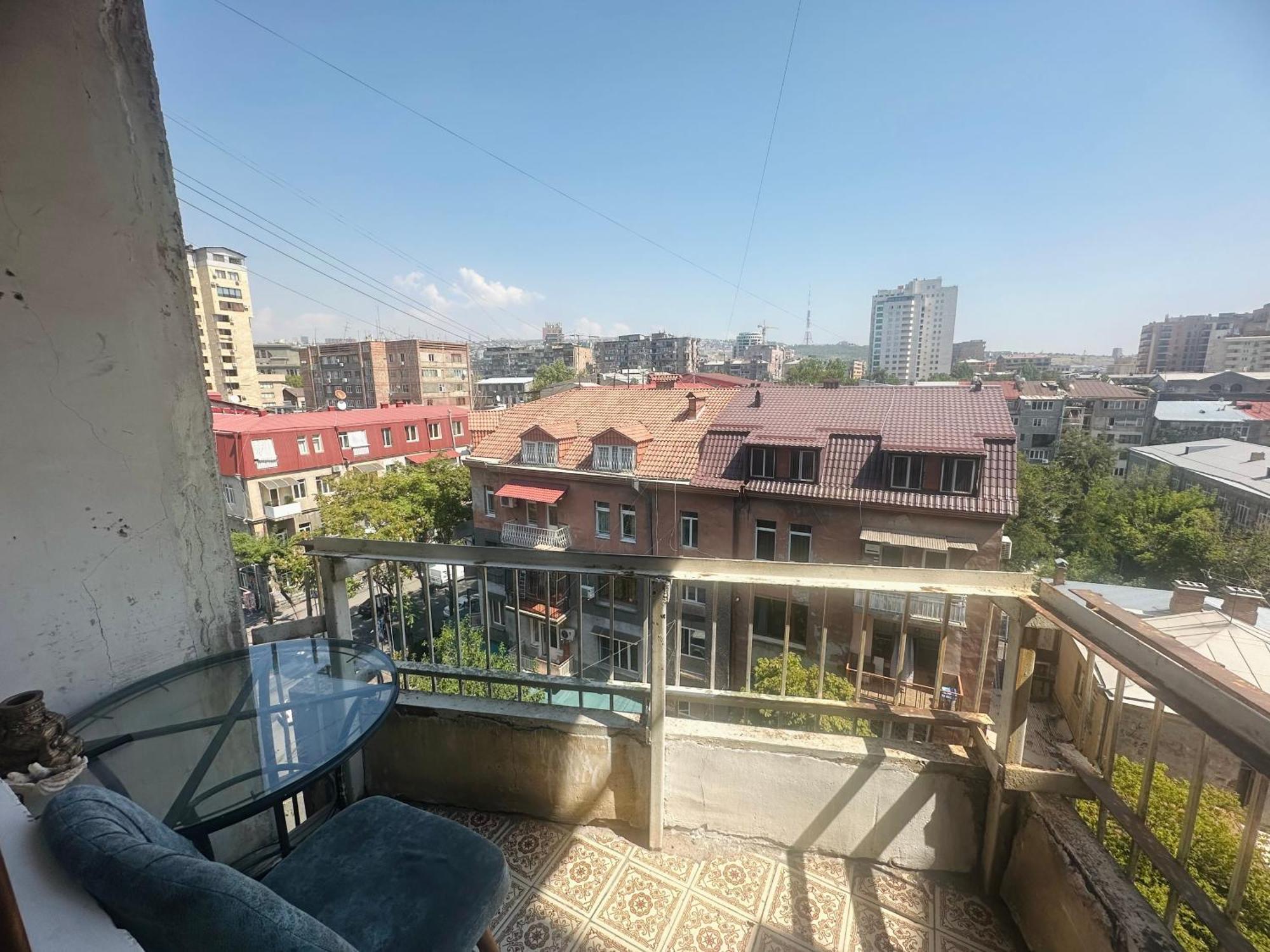 A Cozy Apartment In The Centre Yerevan Exterior photo